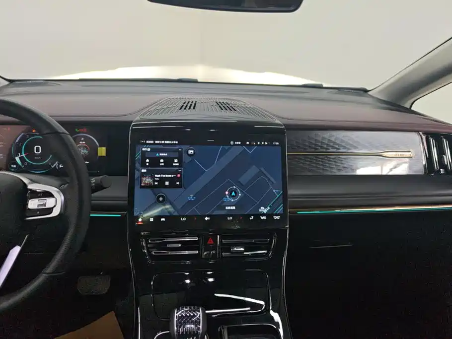 GAC Trumpchi M8 2024 — фото 13