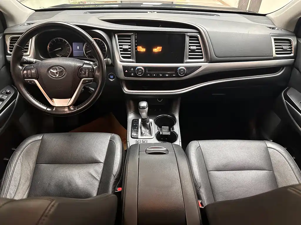 Toyota Highlander 2018 — фото 12