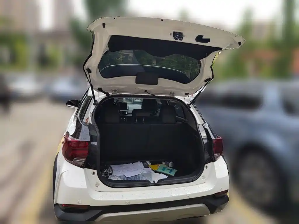 Toyota Yaris L 2020 — фото 15