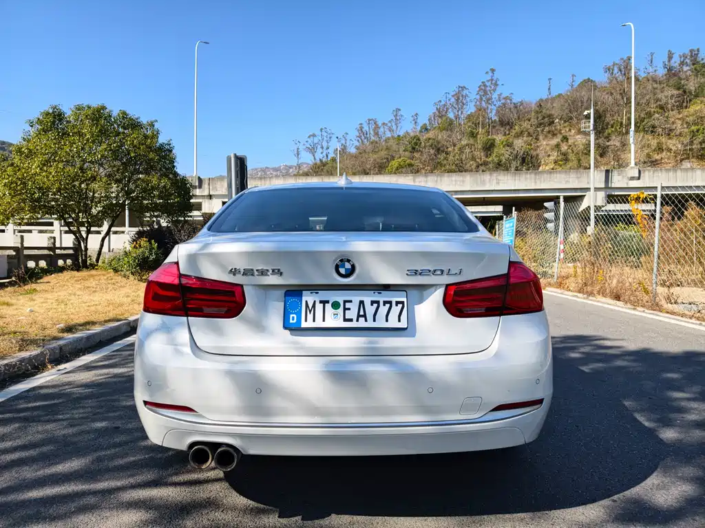 BMW 3 Series 2019 — фото 7
