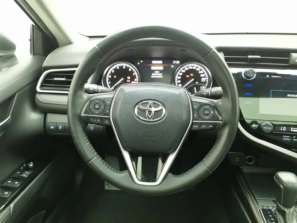Toyota Camry 2020 — фото 11