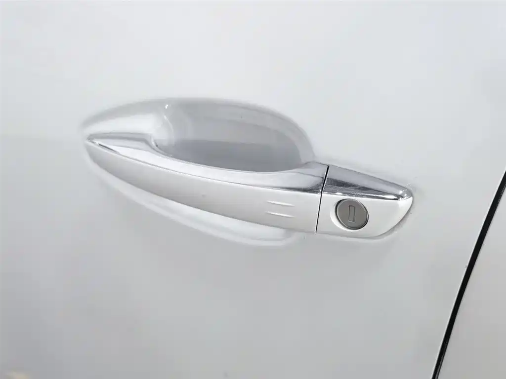 Peugeot 5008 2017 — фото 18