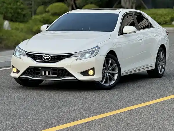 Toyota Reiz 2015