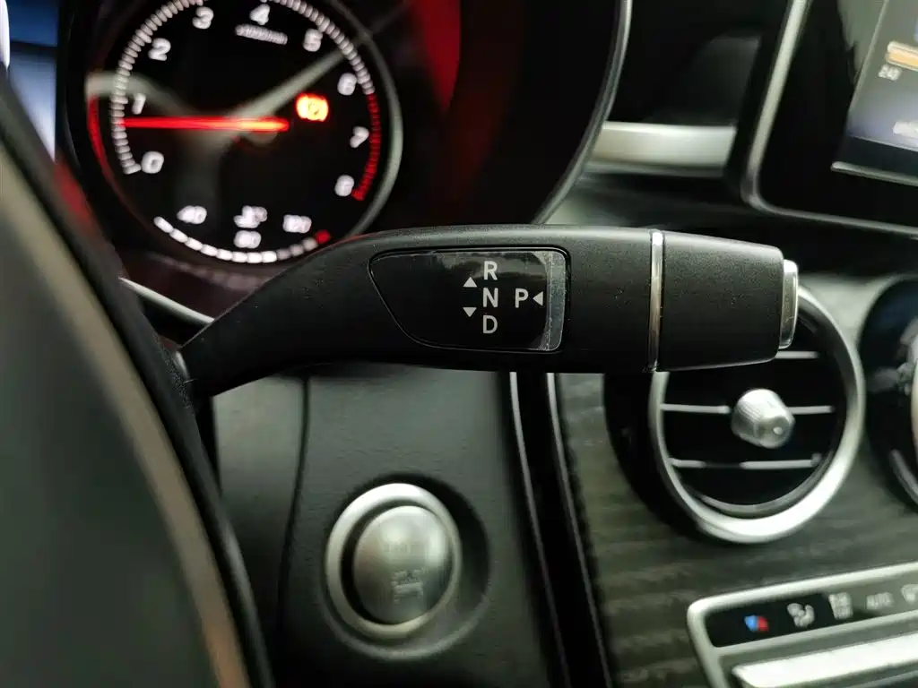 Mercedes-Benz C-Class 2018 — фото 13