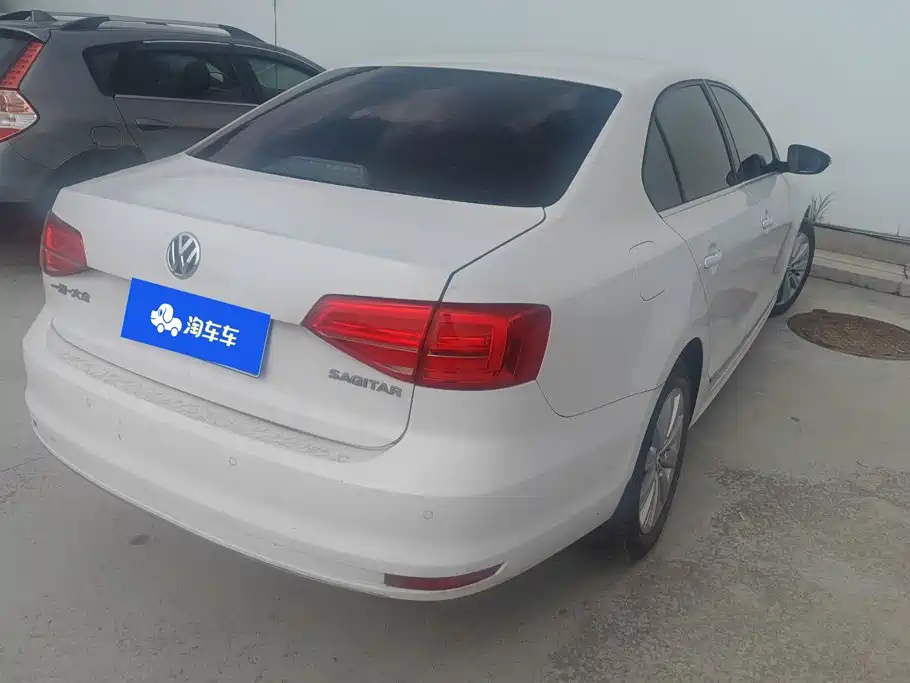 Volkswagen Sagitar 2016