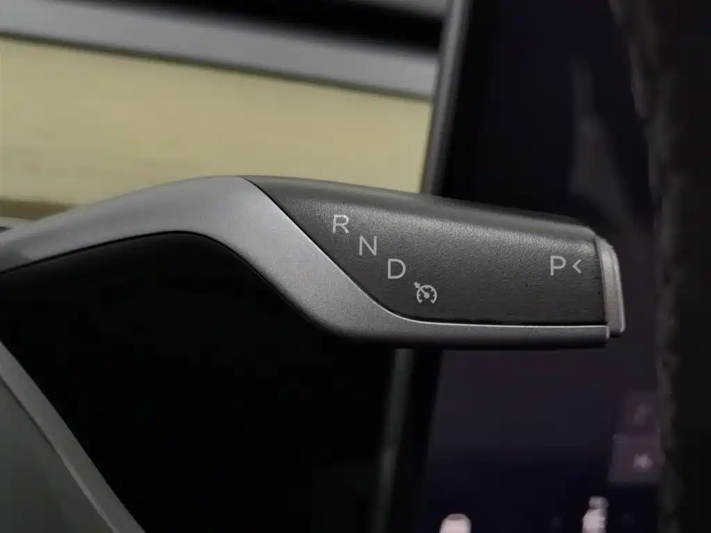 Tesla Model Y 2023 — фото 13