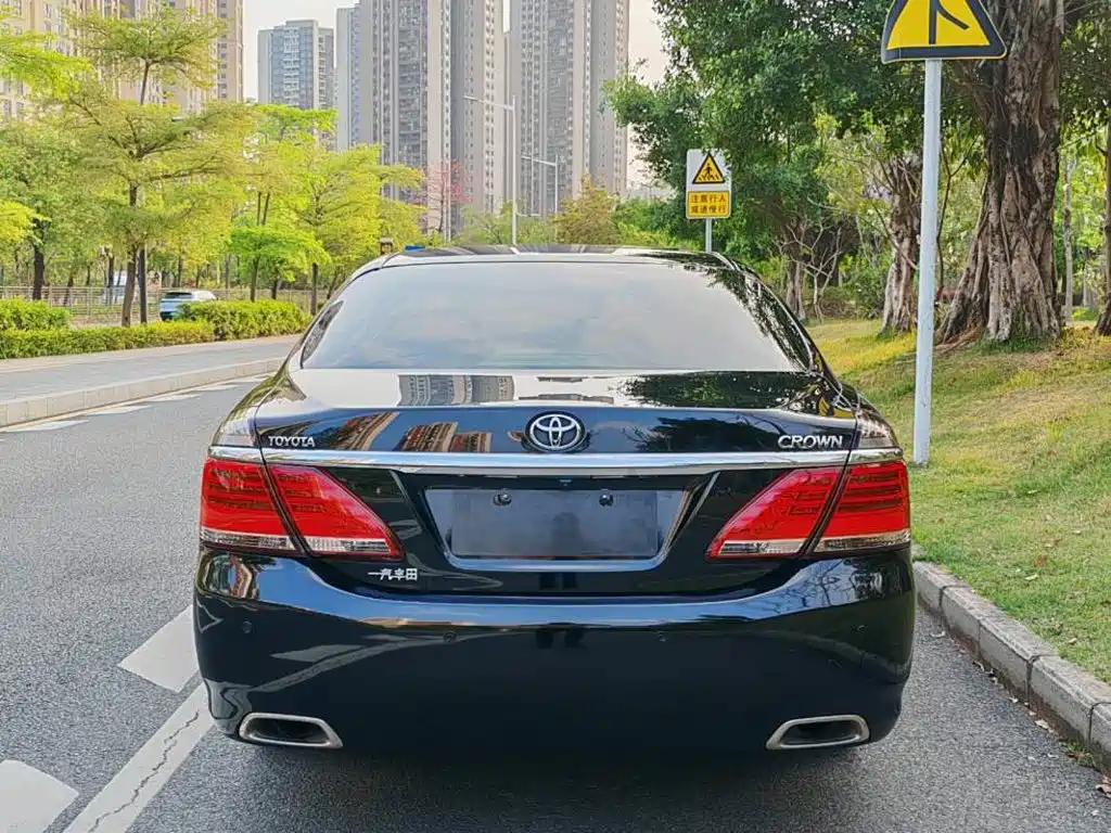 Toyota Crown 2014 — фото 12