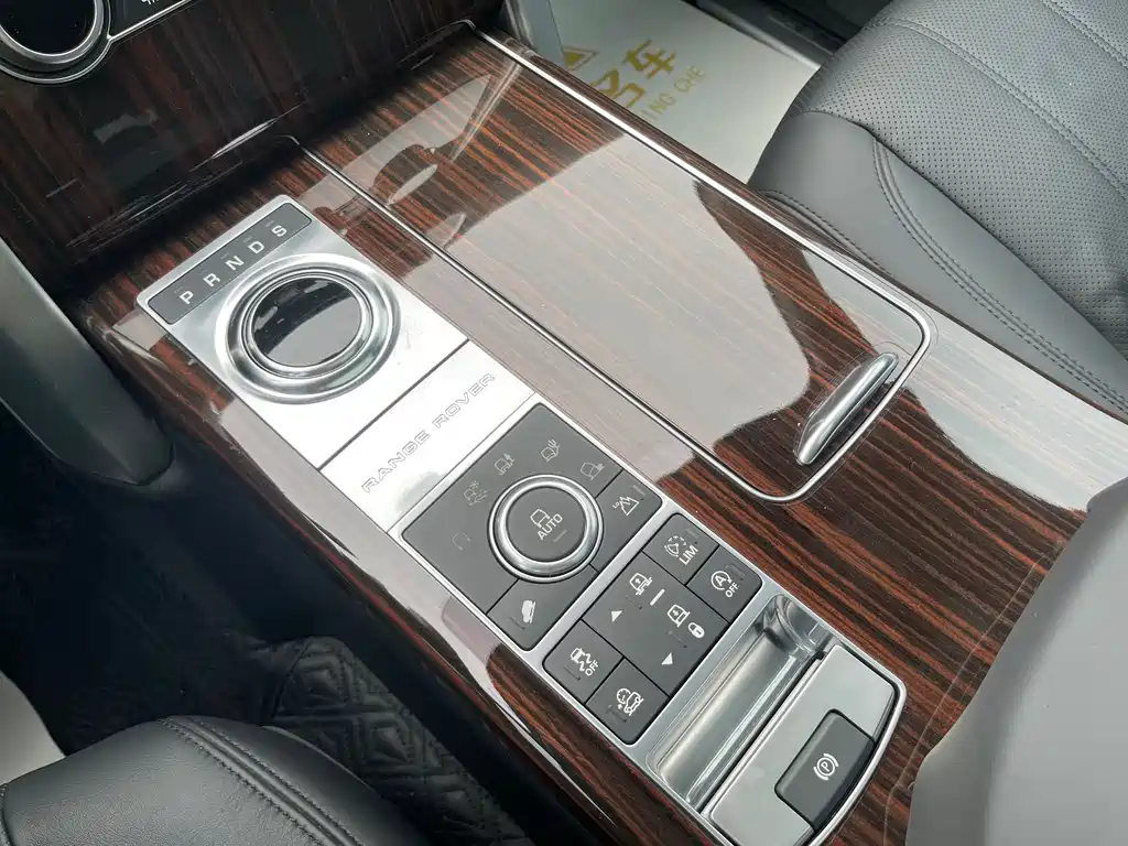 Land Rover Range Rover 2018 — фото 17