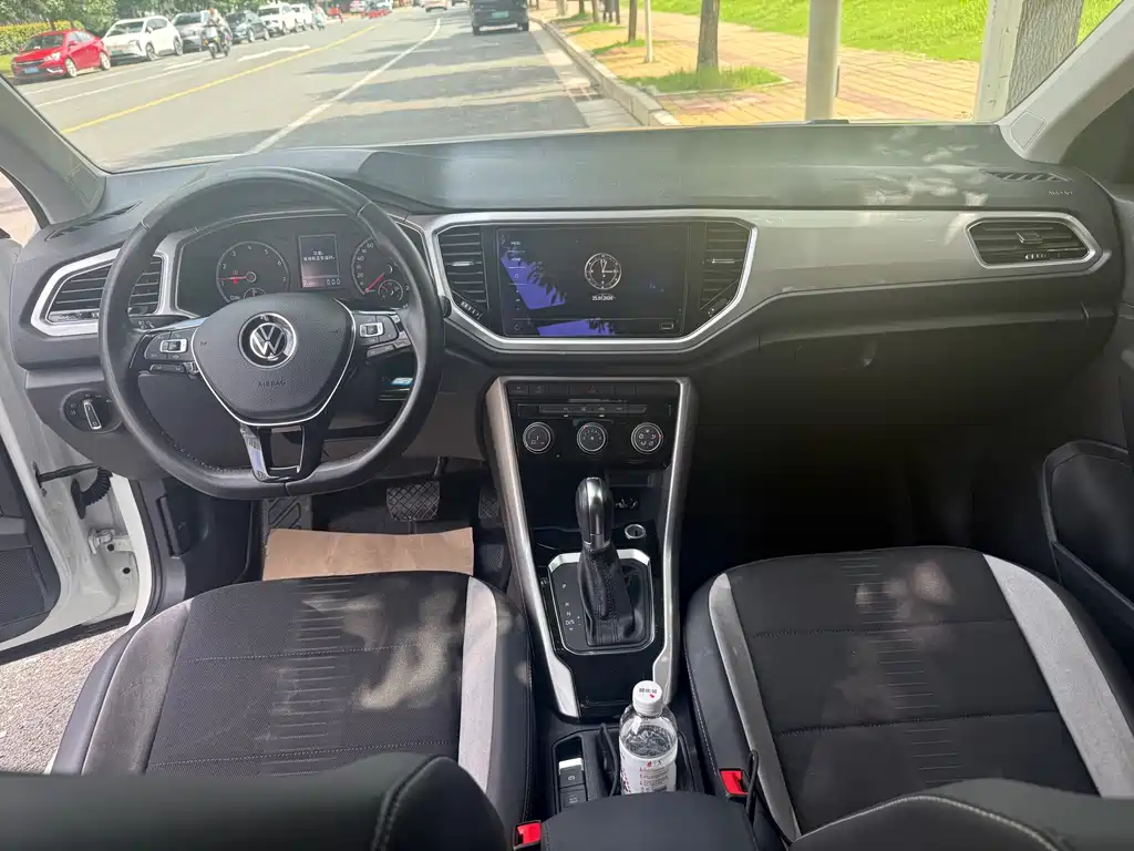 Volkswagen T-Roc 2022 — фото 10