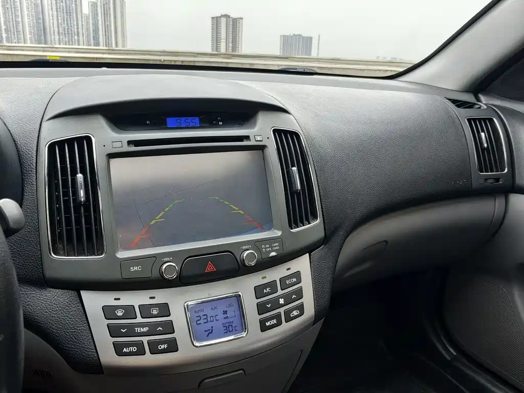 Hyundai Elantra 2012 — фото 10