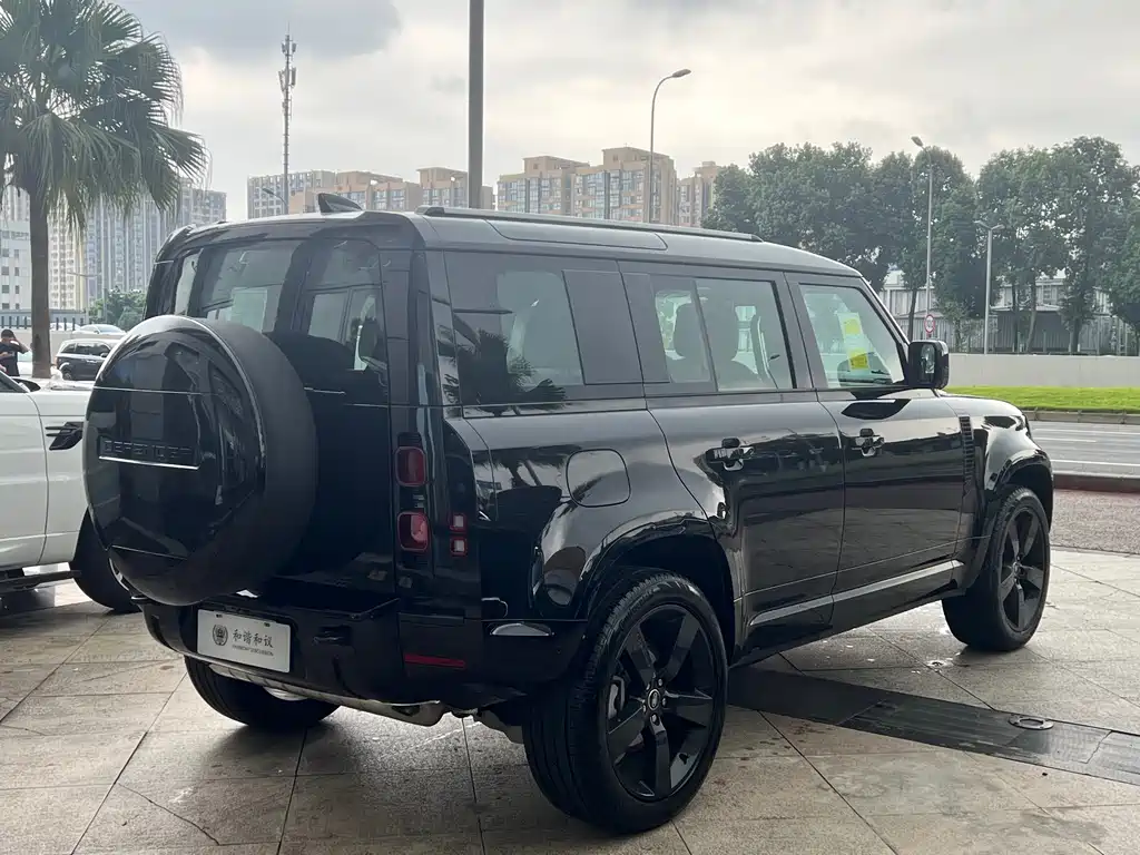 Land Rover Defender — фото 18