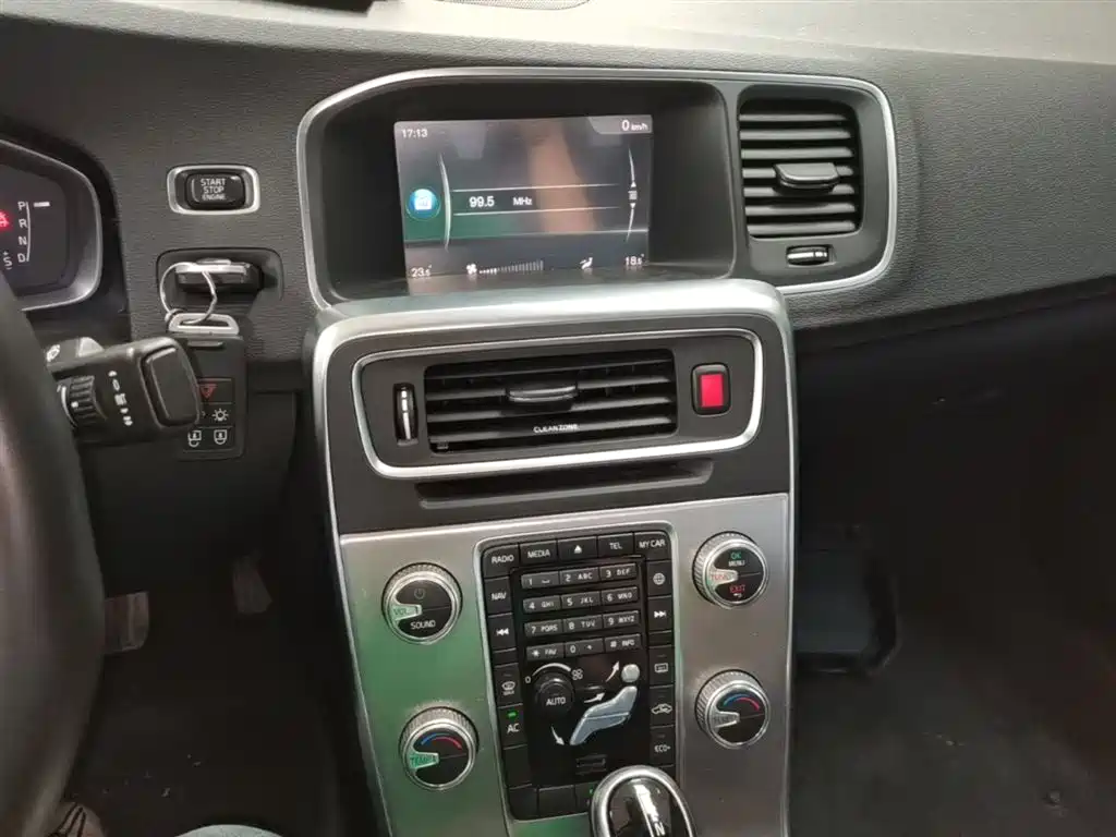 Volvo S60 2017 — фото 13