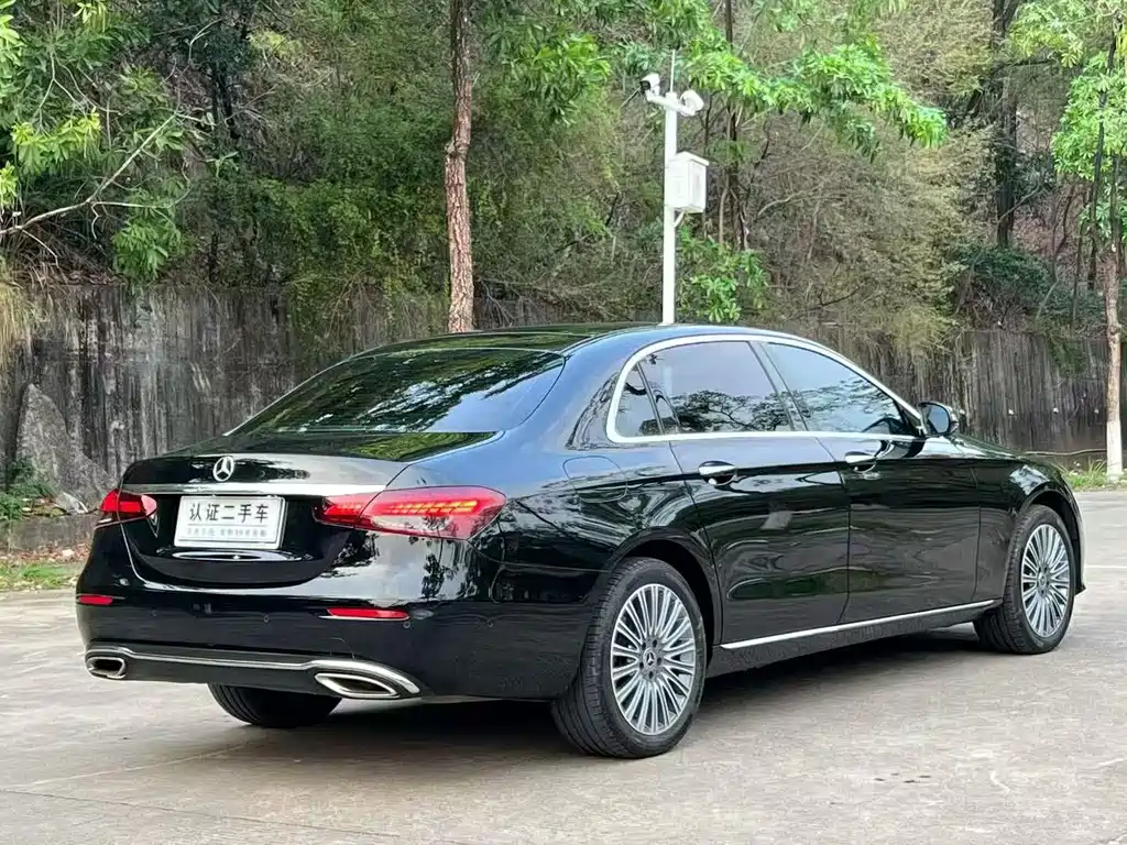 Mercedes-Benz E-Class 2022 — фото 10