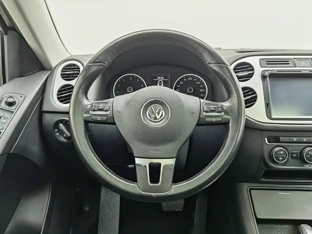 Volkswagen Tiguan 2016 — фото 11