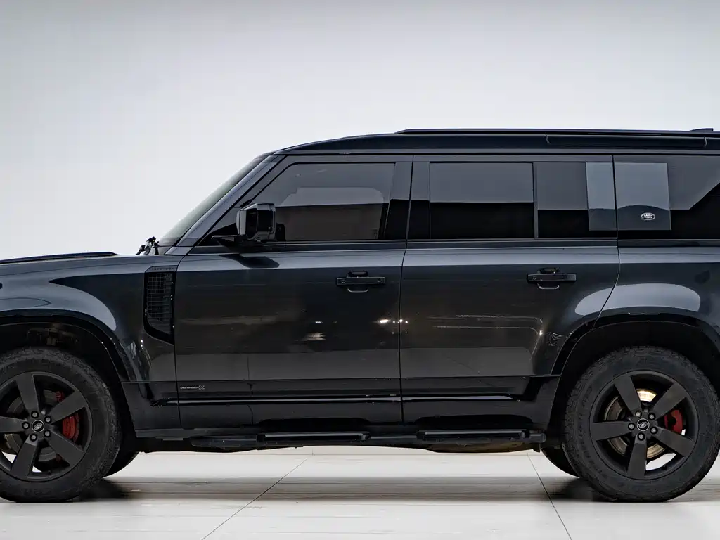 Land Rover Defender 2023 — фото 6