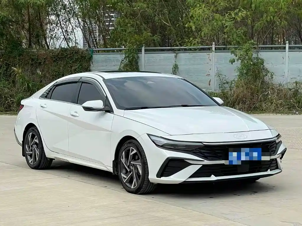 Hyundai Elantra 2024