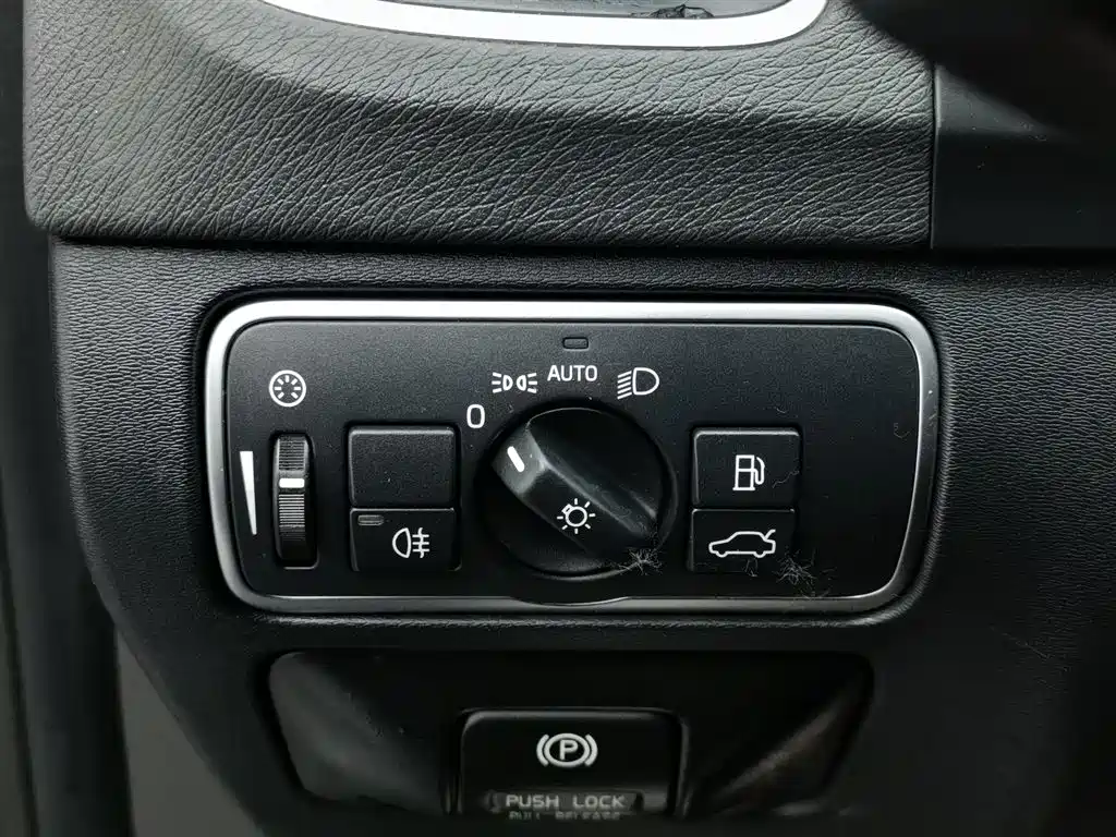 Volvo S60 2014 — фото 21
