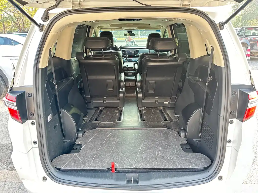 Honda Odyssey 2018 — фото 11
