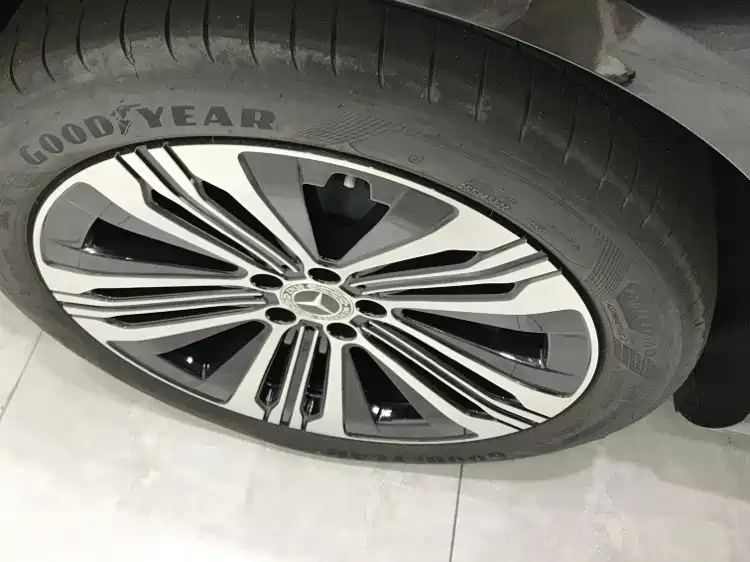 Mercedes-Benz EQS — фото 12