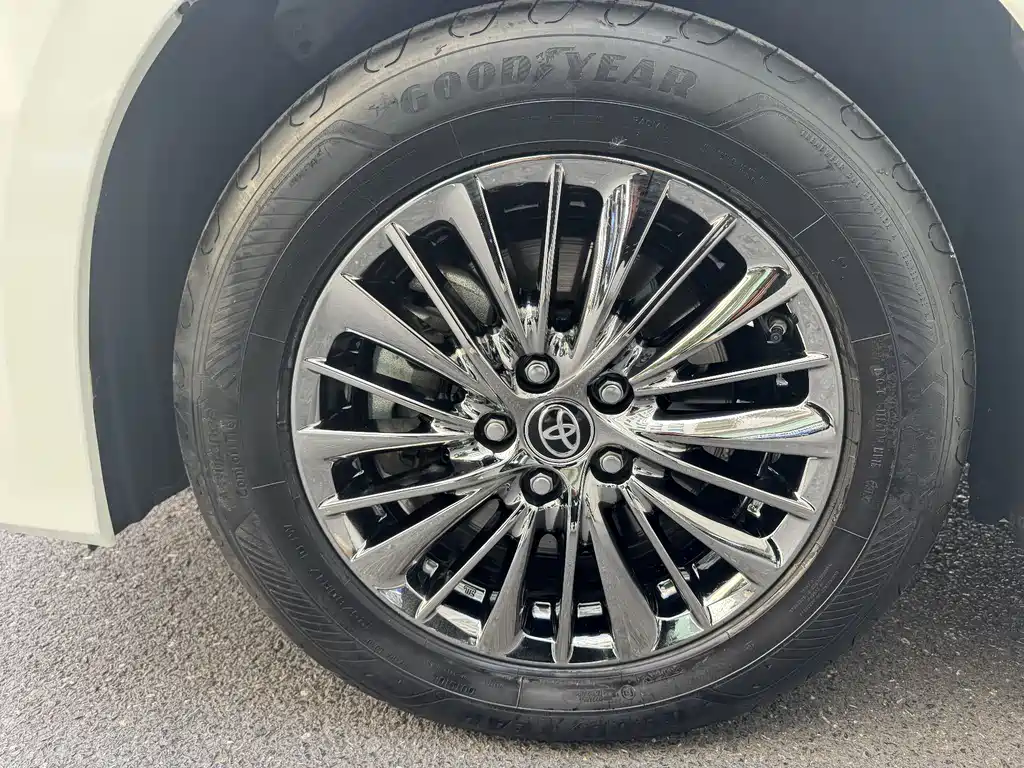 Toyota Alphard 2023 — фото 14