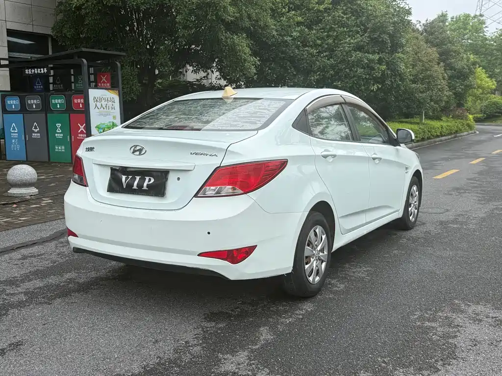 Hyundai Verna 2014 — фото 4