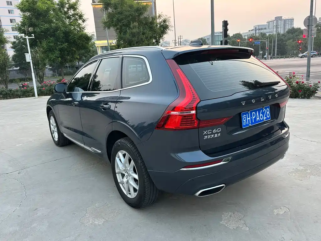 Volvo XC60 2020 — фото 15