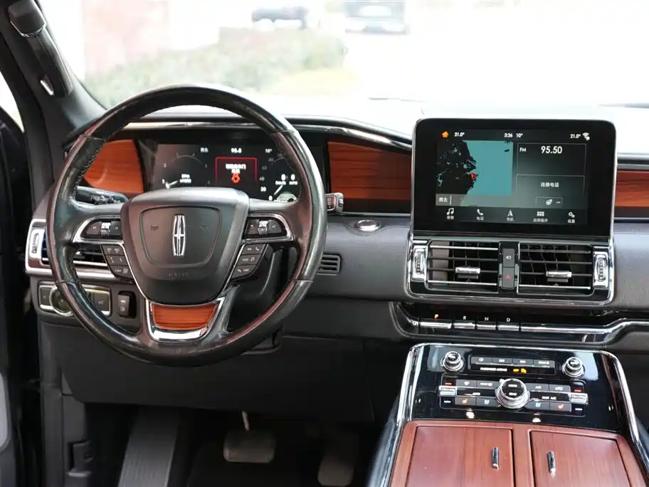 Lincoln Navigator 2019 — фото 14