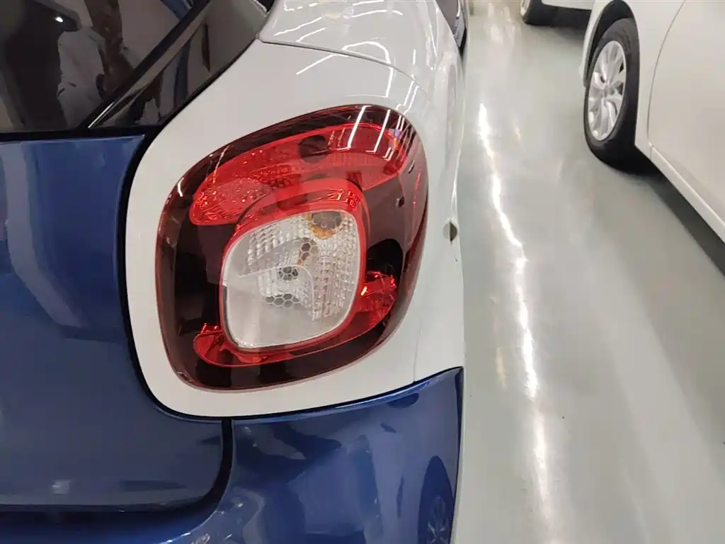 smart Fortwo 2018 — фото 8