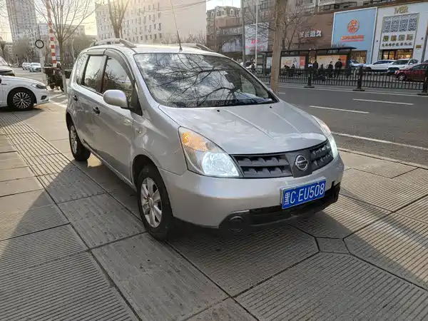 Nissan Livina 2009