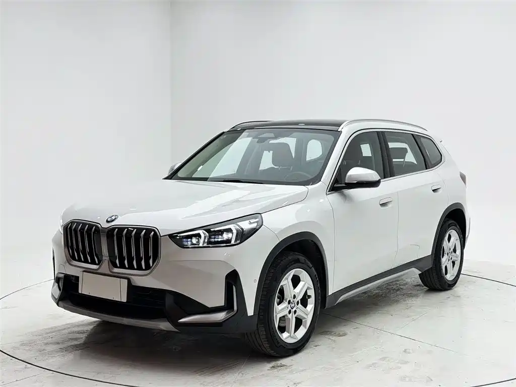 BMW X1 2024 — фото 1