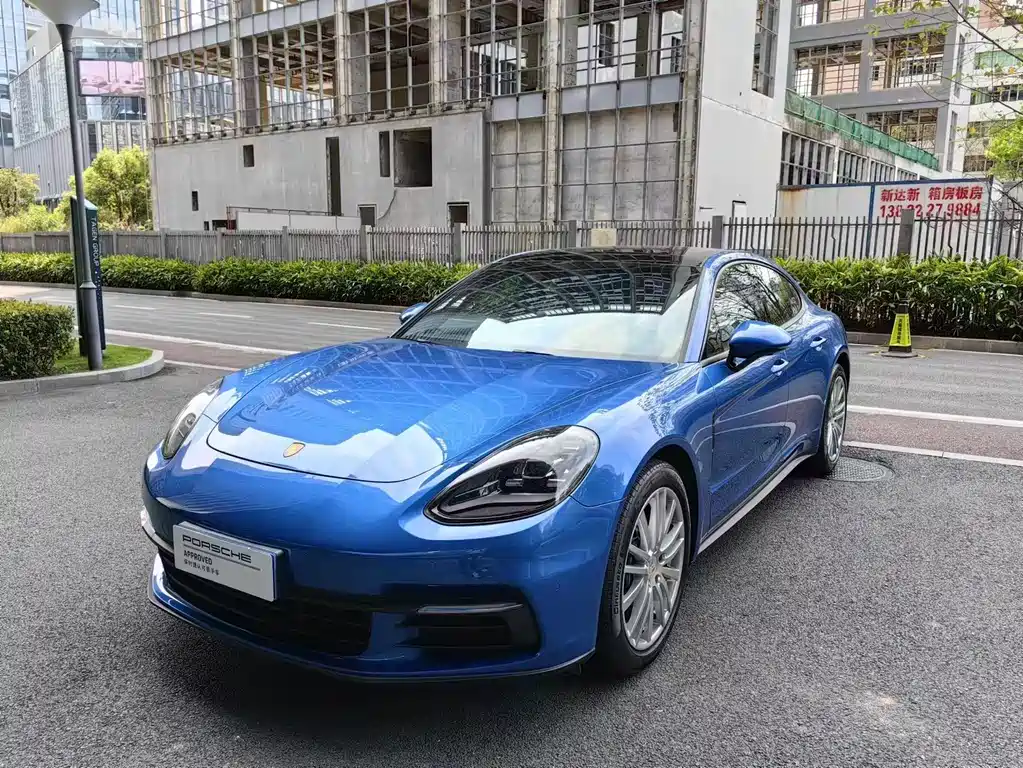 Porsche Panamera 2018 — фото 1