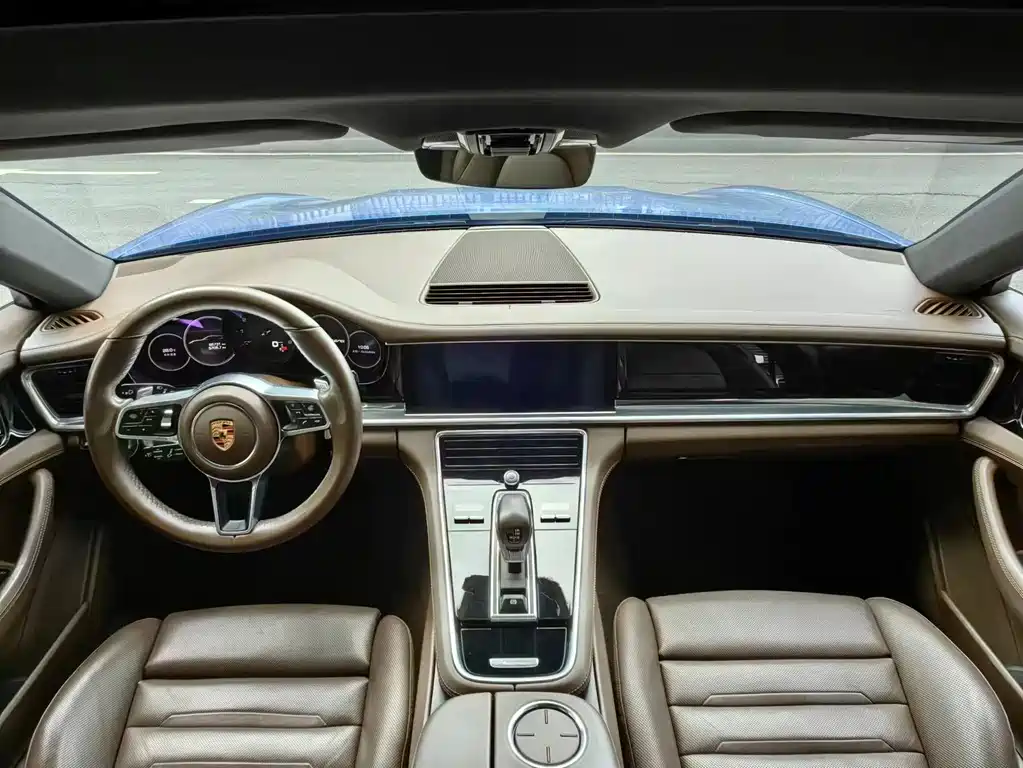 Porsche Panamera 2018 — фото 10
