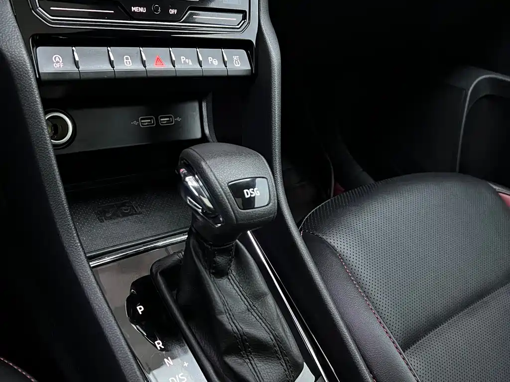 Skoda Karoq 2022 — фото 11