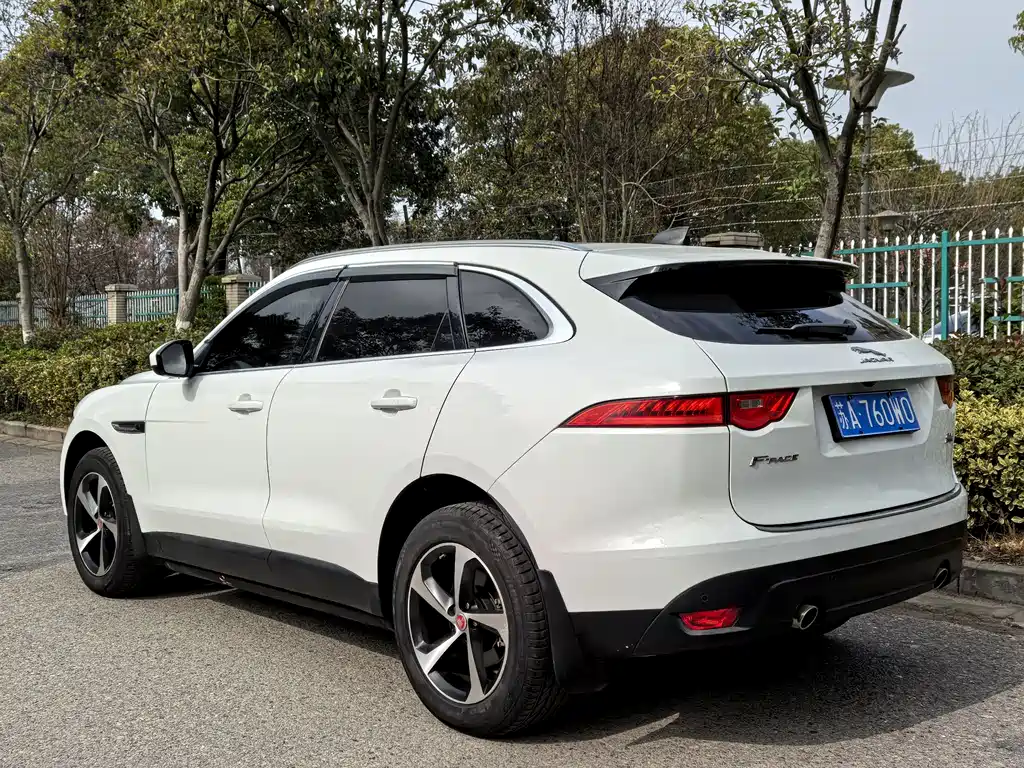Jaguar F-PACE 2021 — фото 16