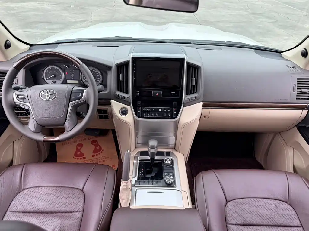 Toyota Land Cruiser 2019 — фото 11