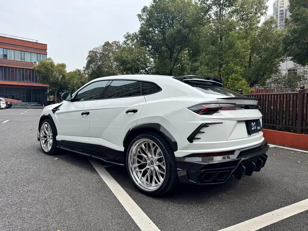 Lamborghini Urus 2021 — фото 8