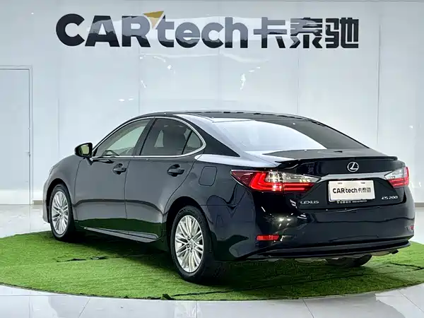 Lexus ES 2015