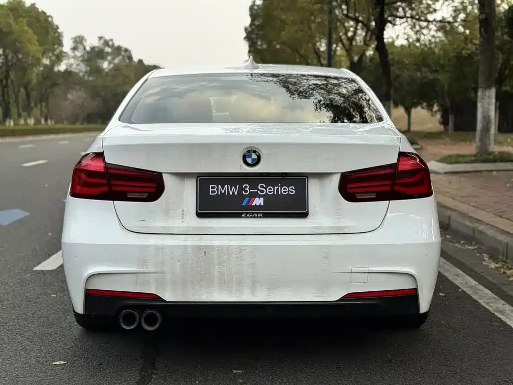 BMW 3 Series 2018 — фото 8