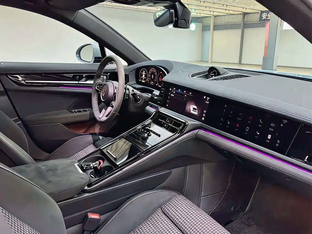 Porsche Panamera 2025 — фото 15