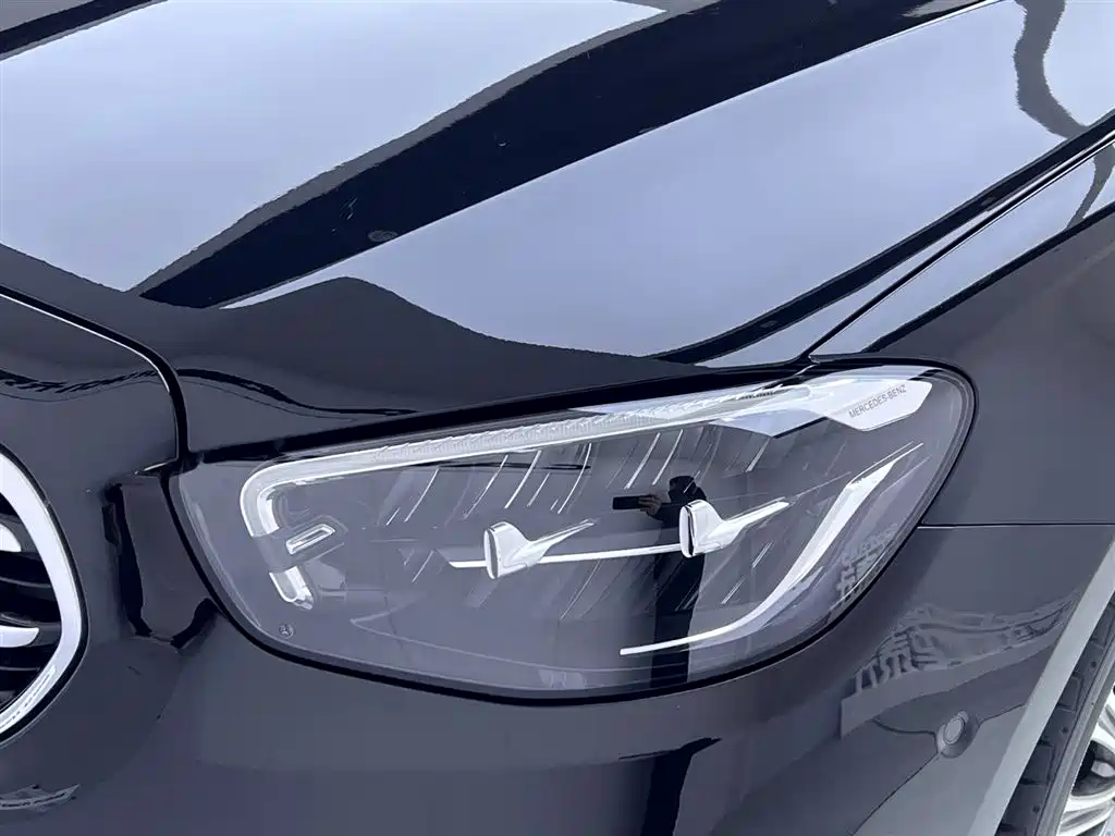 Mercedes-Benz E-Class 2023 — фото 13