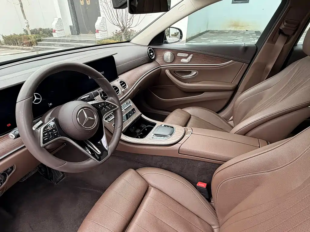 Mercedes-Benz E-Class 2022 — фото 4