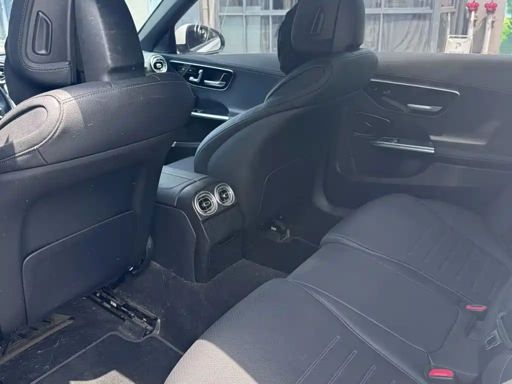 Mercedes-Benz C-Class 2024