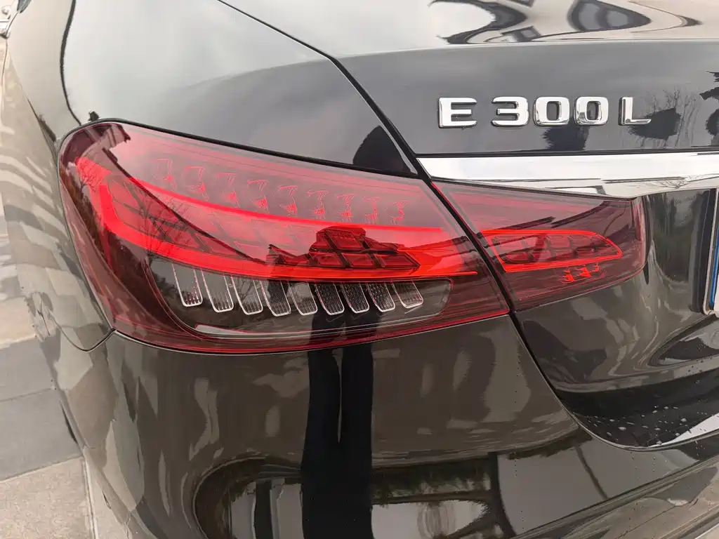 Mercedes-Benz E-Class 2022 — фото 15
