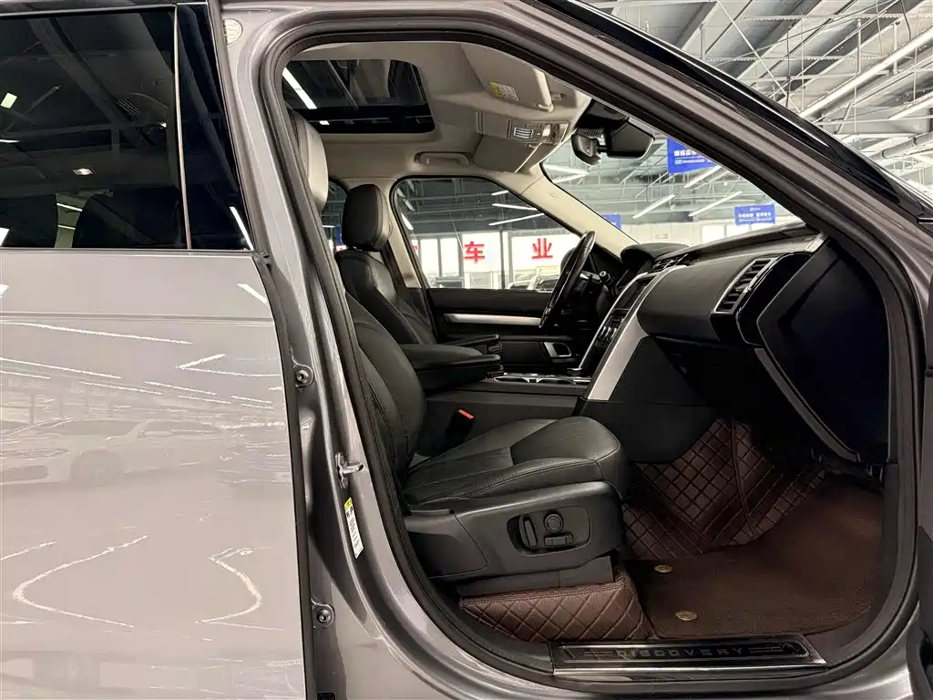 Land Rover Discovery 2020 — фото 8