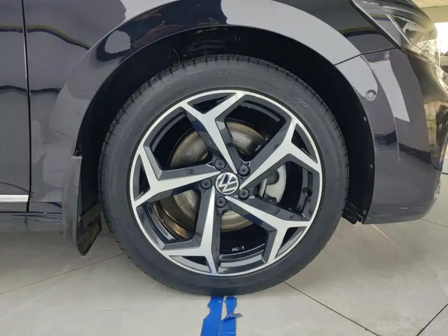 Volkswagen Passat 2023