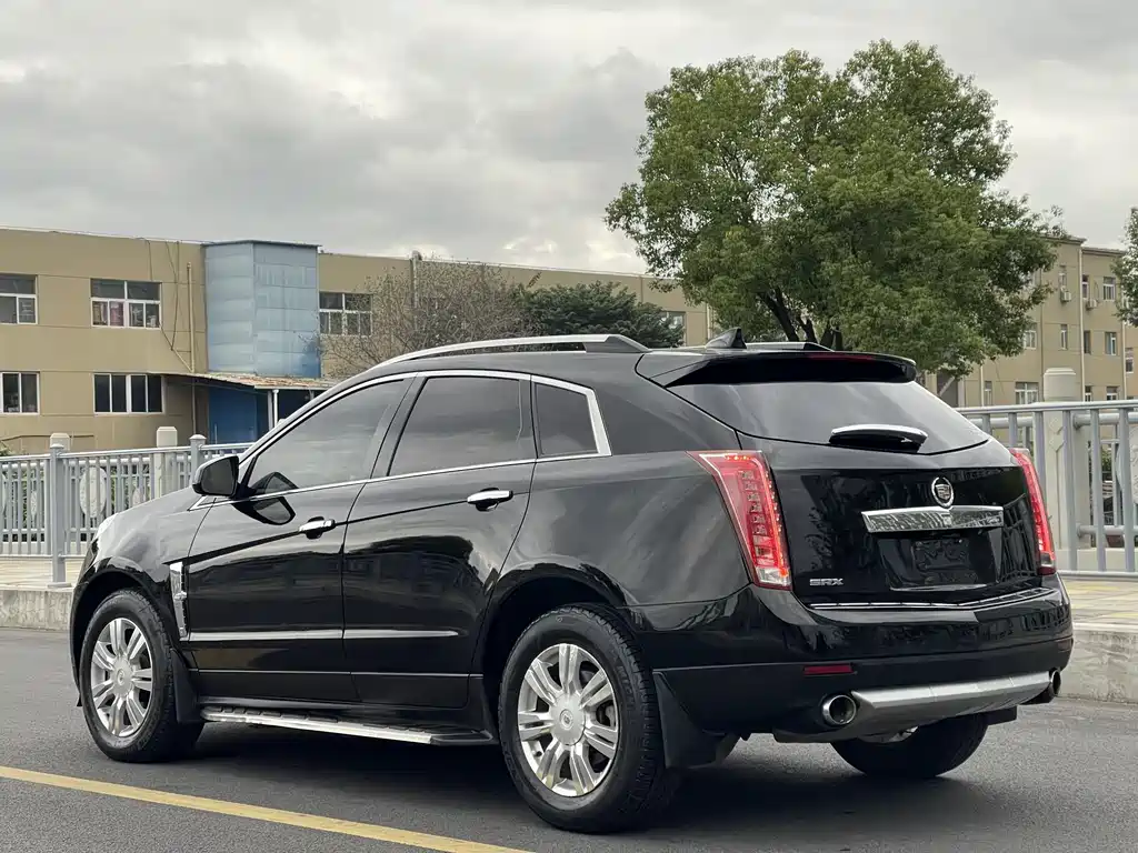 Cadillac SRX 2012 — фото 4