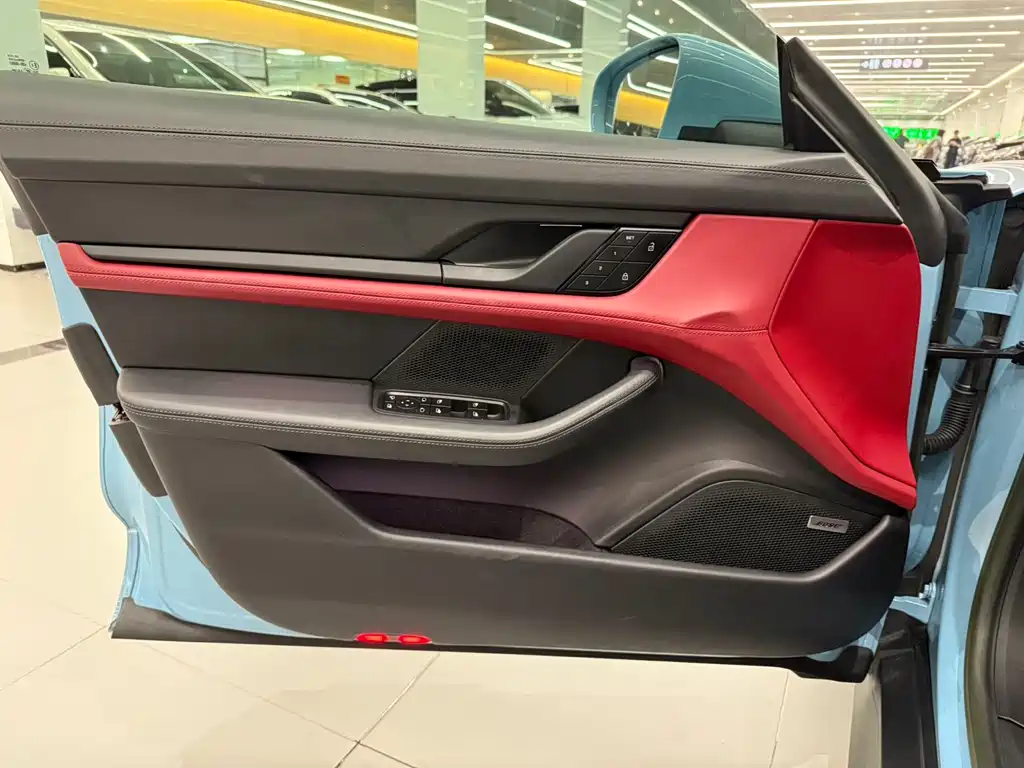 Porsche Taycan 2022 — фото 13