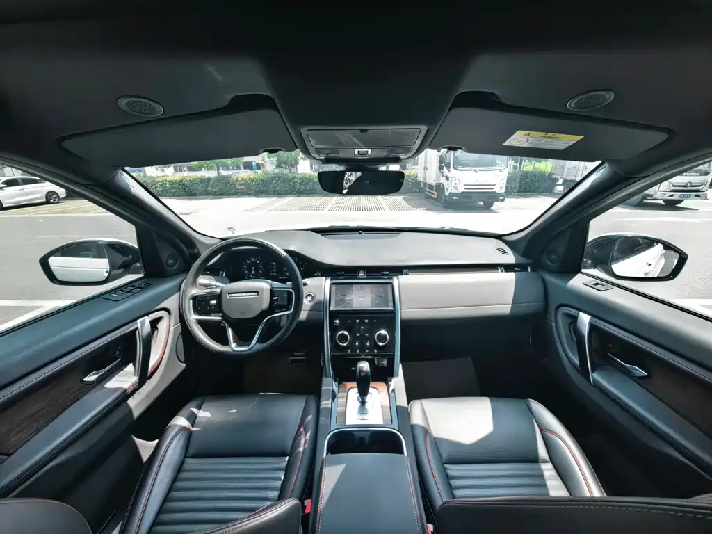 Land Rover Discovery Sport 2023 — фото 11