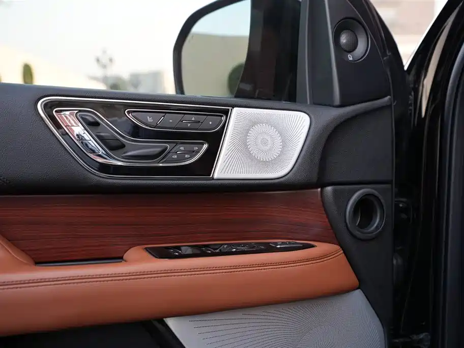 Lincoln Navigator 2022 — фото 14