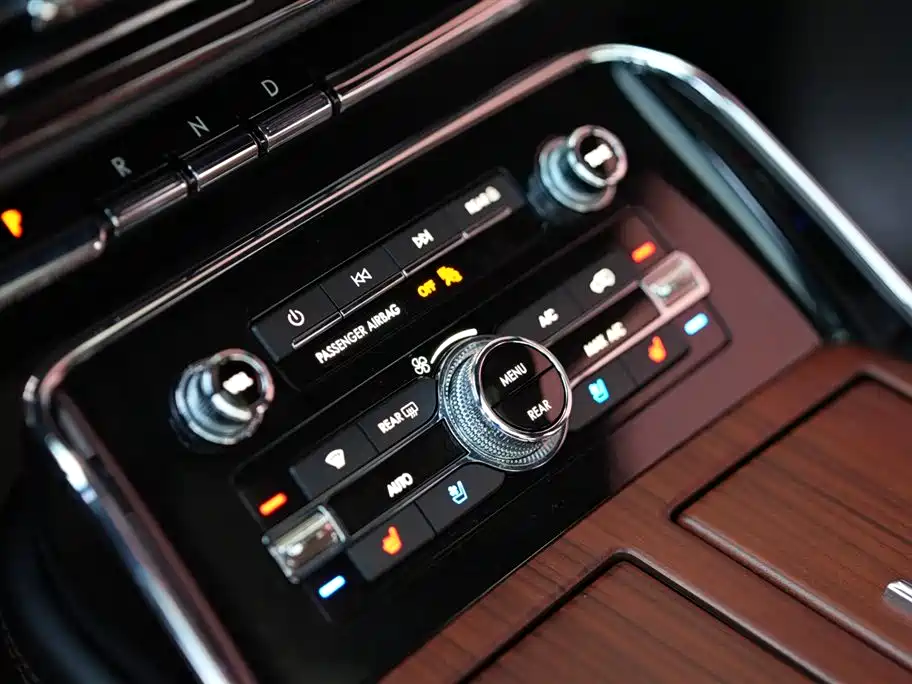 Lincoln Navigator 2022 — фото 22